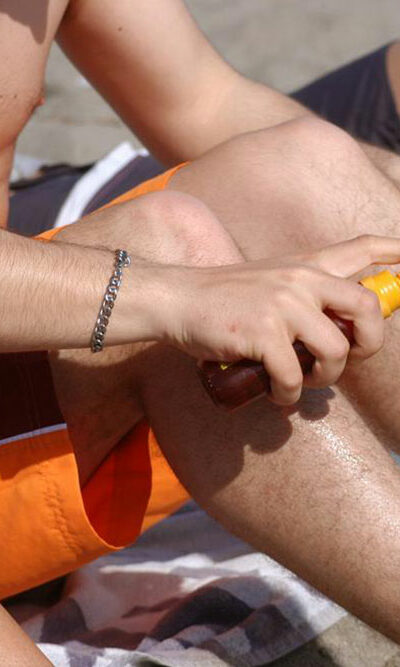 Here’s How to Choose Sunless Tanning Products