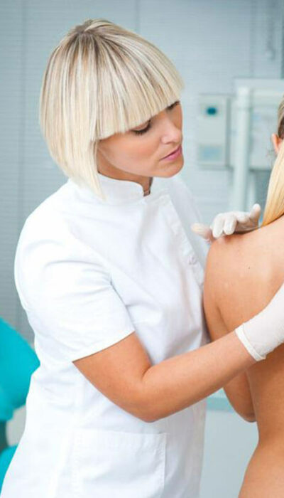 You Probably Didn’t Know That Melanoma Symptoms Can Appear Inside This Delicate Body Part